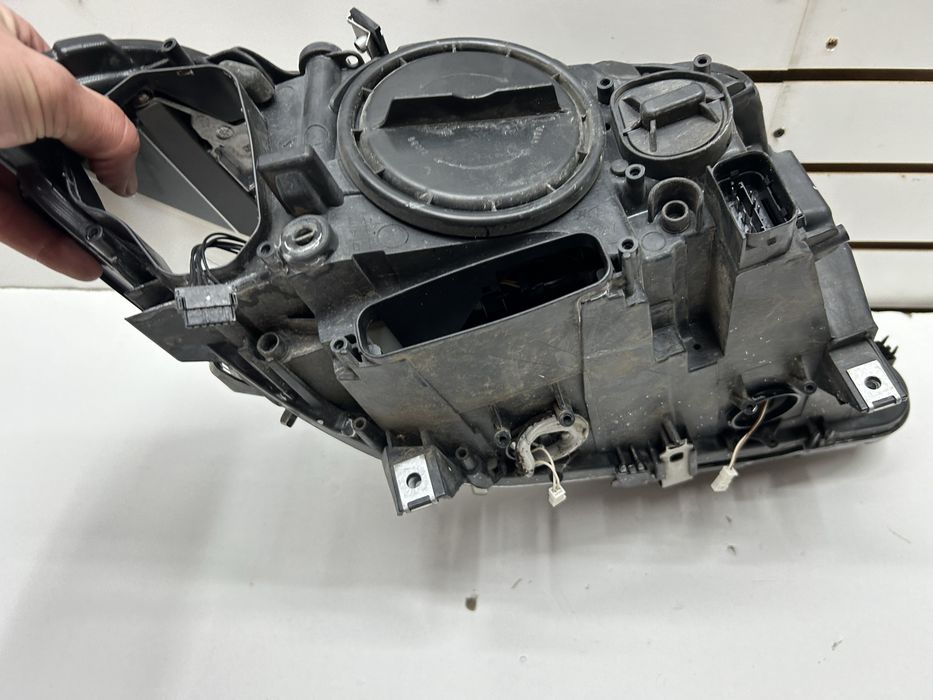Far xenon adaptiv bmw F10 F11 seria 5 non lci 2009-2013