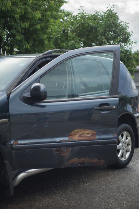 Usă stanga dreapta fata spate Mercedes ML W163 aripa capota vas expans