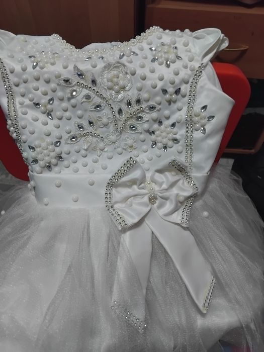 Нарядное платье 10 тысяч тенге