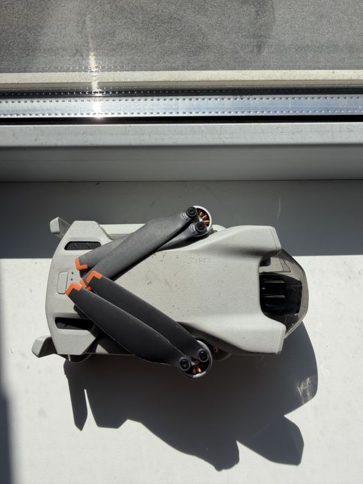 DJI Mini 3 + DJI RC + Fly More Combo Plus