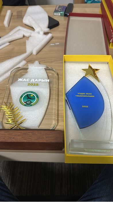 статуэтка стеклянные статуэтки