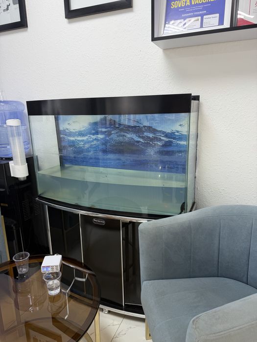 Akvarium sotiladi 160 litrli butun podstavkasi blan