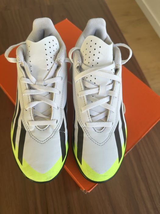 Adidasi pentru fotbal - marime 36 jumate