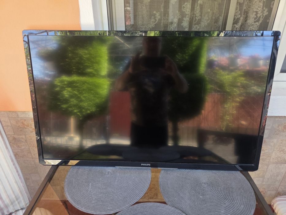 Vand tv Philips diahonala 107 cm