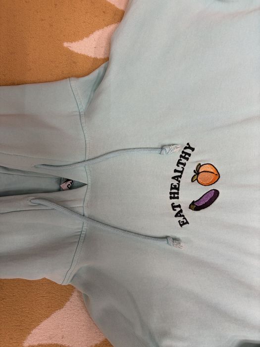 Цианово худи с надпис