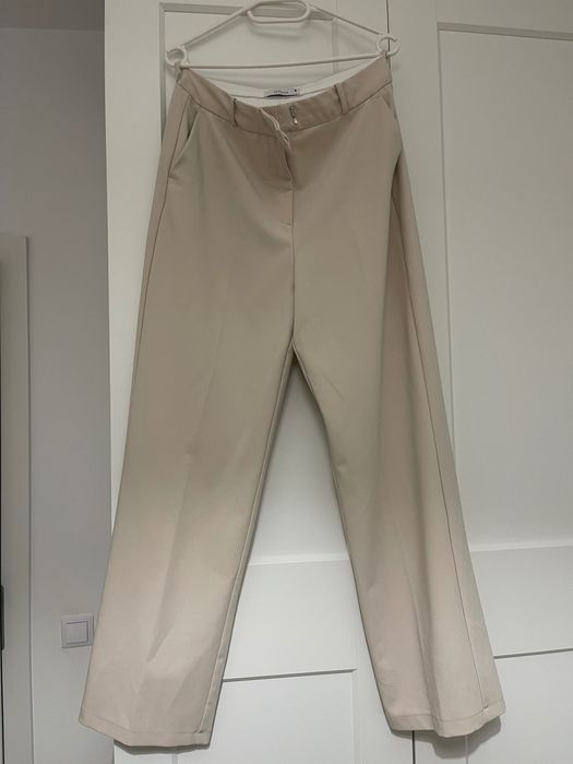 Costum de femei elegant cu pene Reserved