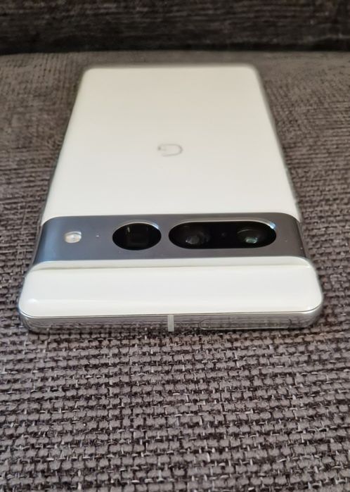 Google Pixel 7 Pro (128GB, Alb) - Defect ecran / Pentru piese sau utilizare ca atare