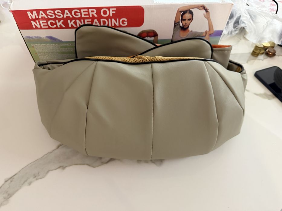 Шиацу масажор - Massager of neck kneading Discovery, Бежов