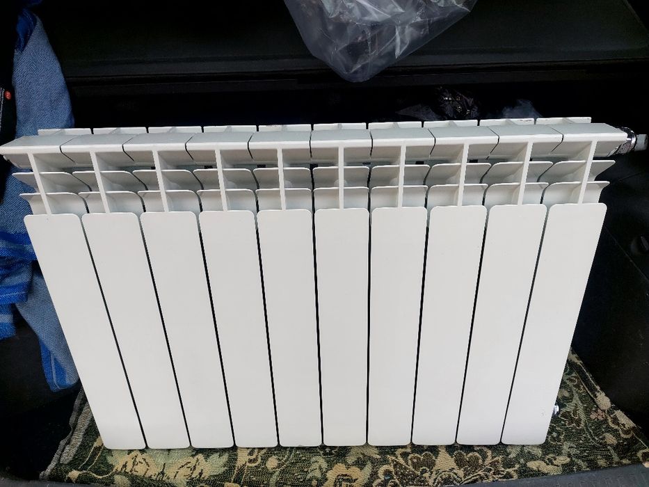 Продам батарею радиатор алюминевый