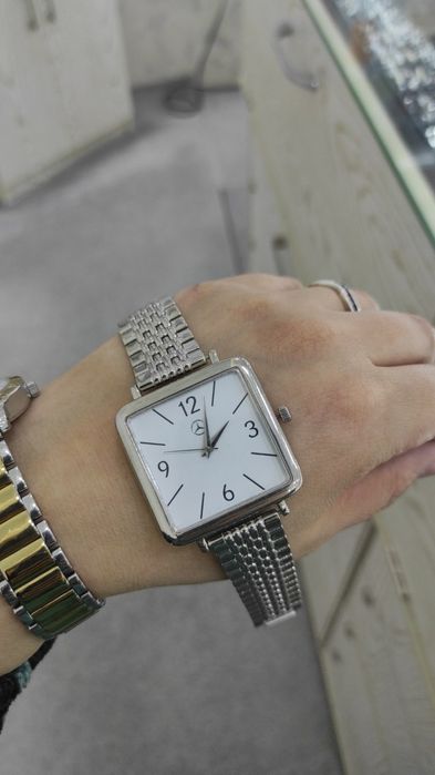 Erkaklar kumush soati