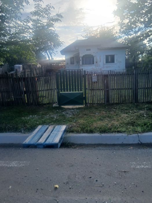 Vînd casă la țară în argeș tel 0733606930