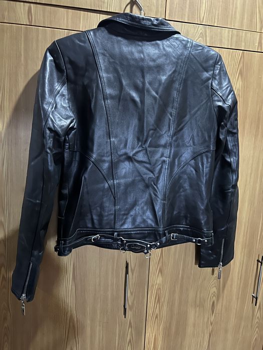 Продантся чисто кожанная куртка,черная,импортная