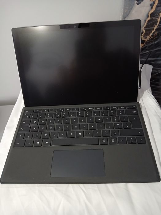 Microsoft Surface Pro 2017 model 1796 în stare impecabilă