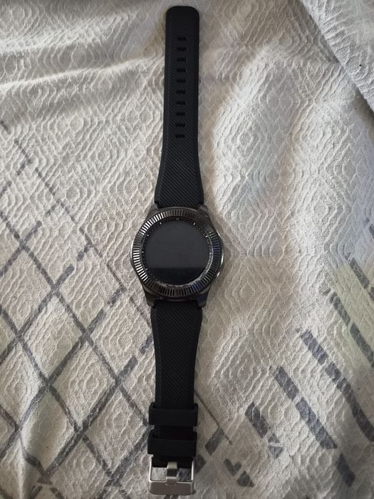 Продавам  часовник samsung