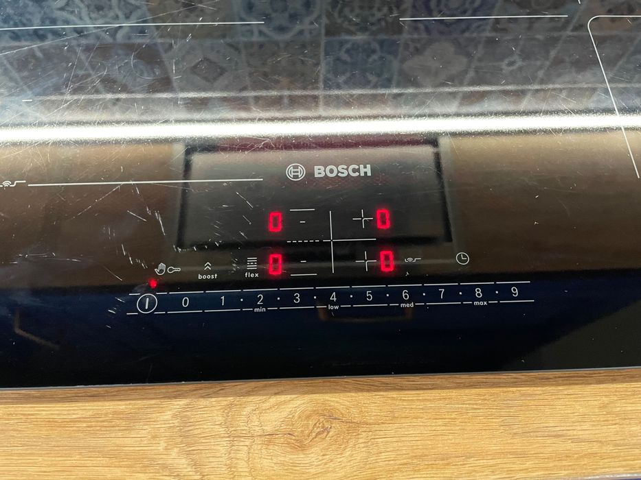 Продавам пукнати котлони Bosch