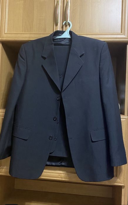 Продам костюм мужской тройка