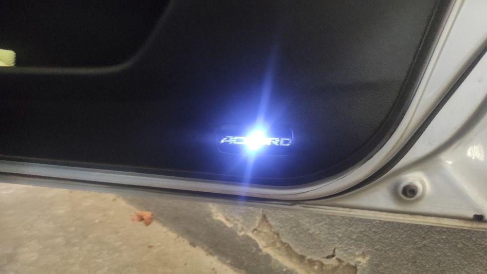 Стикери лого Хонда и Сеат