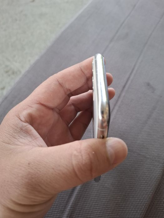 Iphone 11pro 128gb belii sos sroshna prodzha