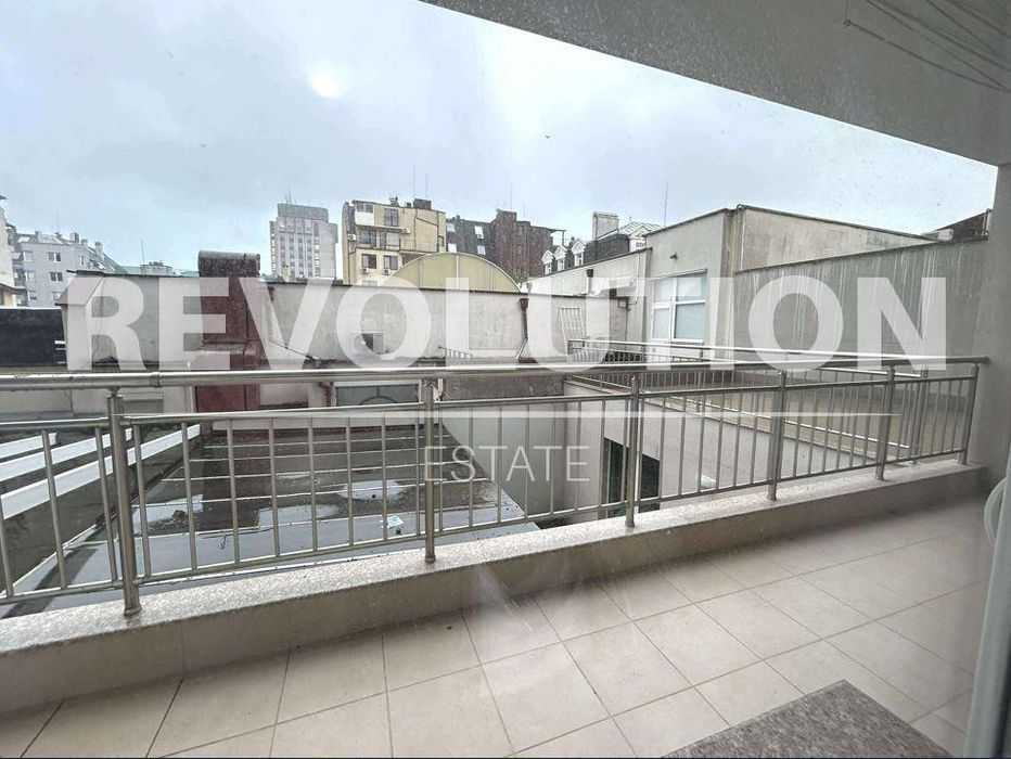 Дава се под наем Двустаен апартамент в Варна, Център - 70 кв.м за 400 € - Снимка #3