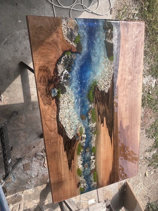 Blat masa lemn nuc si rasina