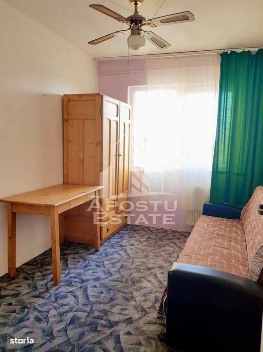 Apartament 4 camere, zona Vlaicu