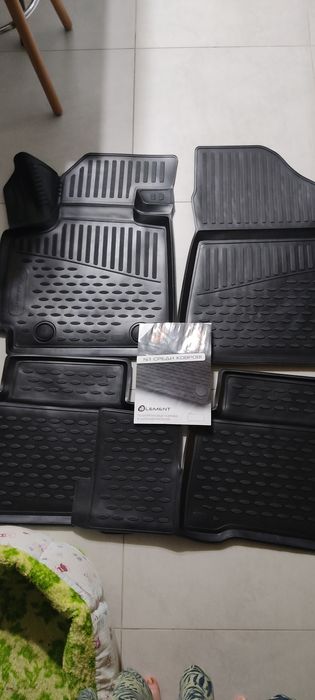 Продам новые коврики для автомашины Чанган