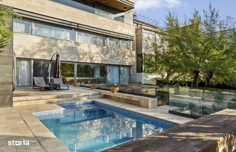 Vilă de autor pe malul Lacului Floreasca: Design iconic și piscină