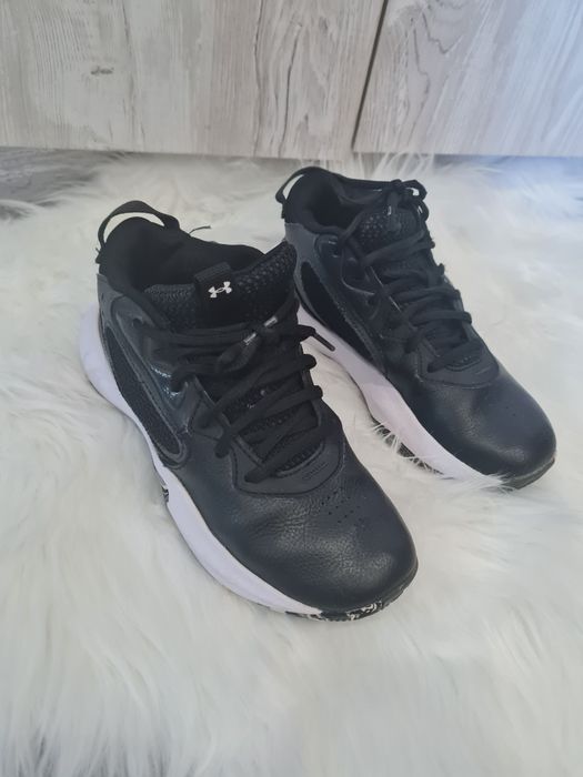Adidasi Under Armour mărimea 35,5