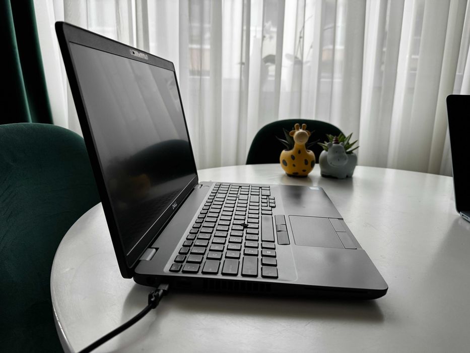 Dell Latitude 5501 – i7 / 16GB RAM / MX150