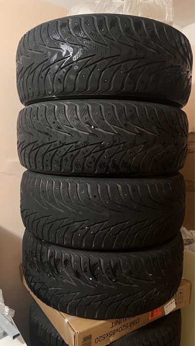 Шины 215/55/17 (зима)