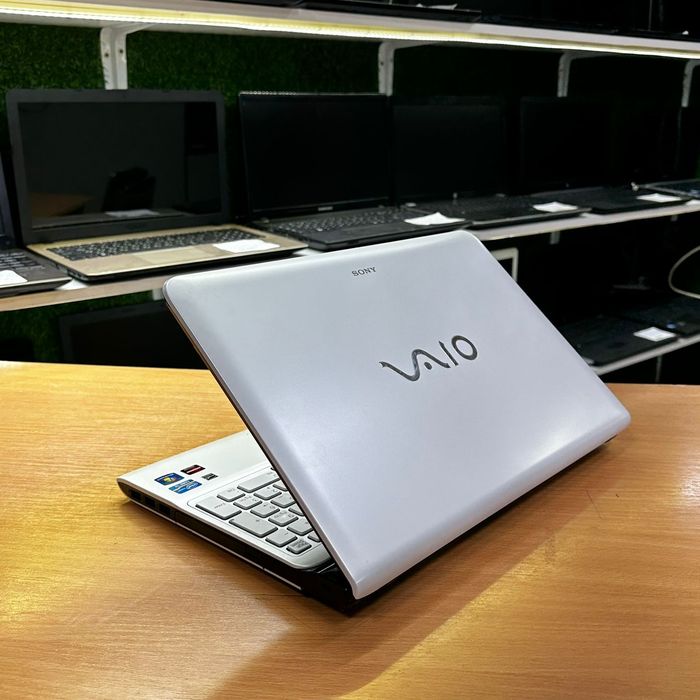 Ноутбук Sony Vaio для офиса шустрый  Core i3/8Gb SSD 128Gb+1тб