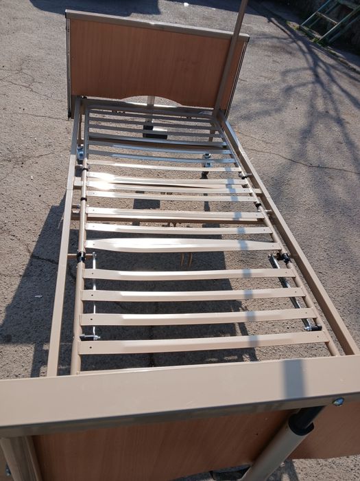 Болнично легло..