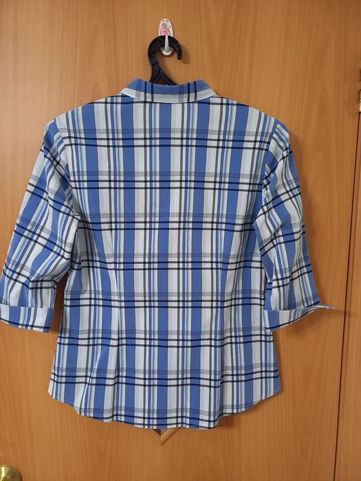 Блузка б/у, размер 48,материал стрейчч