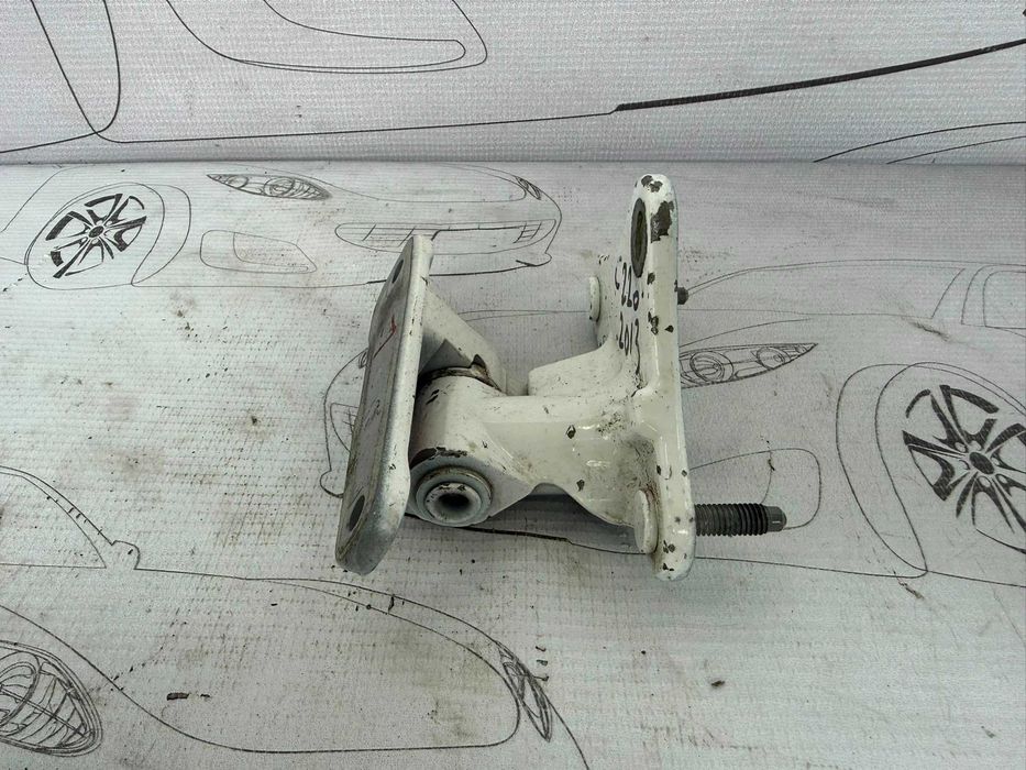 Balama Ușă Stânga Față Mercedes-Benz C-Class W204 2013 / 2007-2014 Cod OEM A2047201937 (5B2)