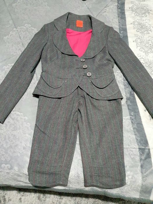 Costum dama elegant cu pantalon scurt