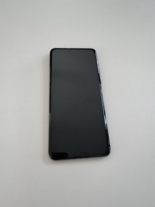 Продавам смартфон Huawei P60 Pro 12/512 GB–напълно нов, не използван.