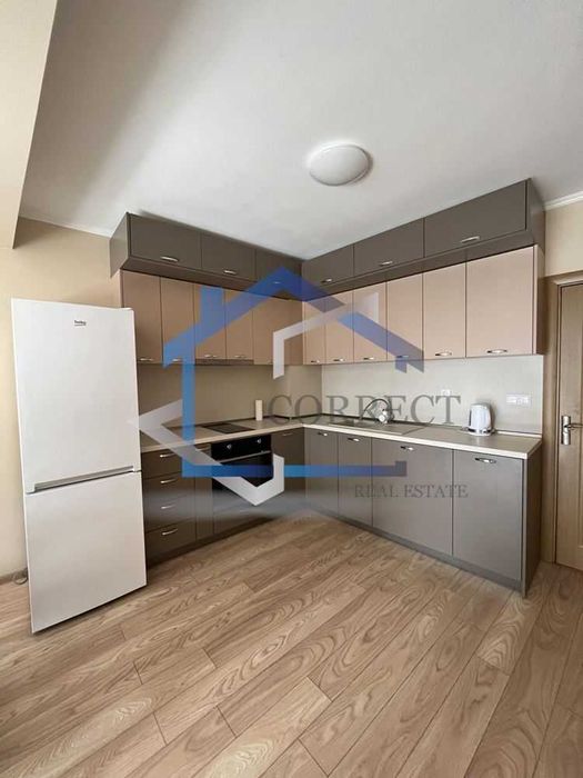 Дава се под наем Тристаен апартамент в Варна, Колхозен пазар - 110 кв.м за 561 € - Снимка #2