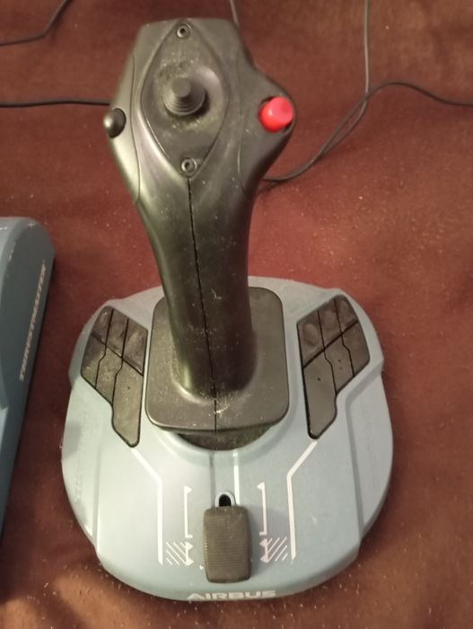 Thrustmaster airbus simulator zbor