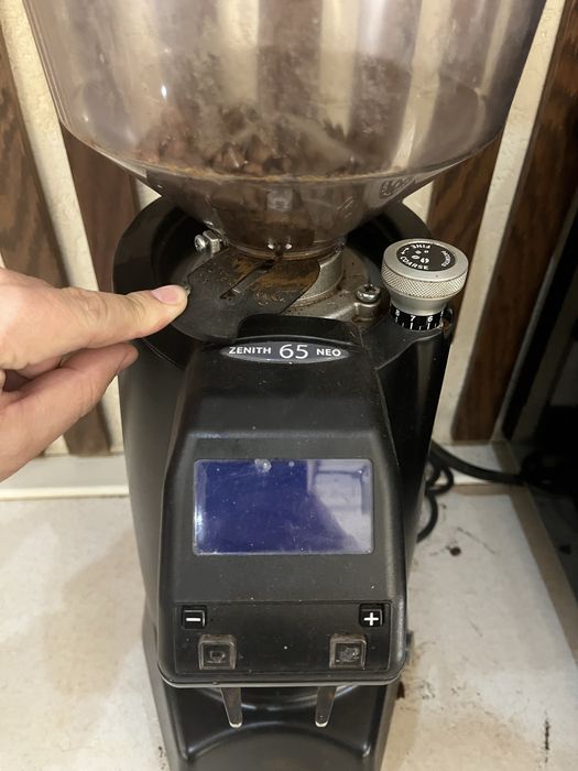 Продается кофемолка Zenith