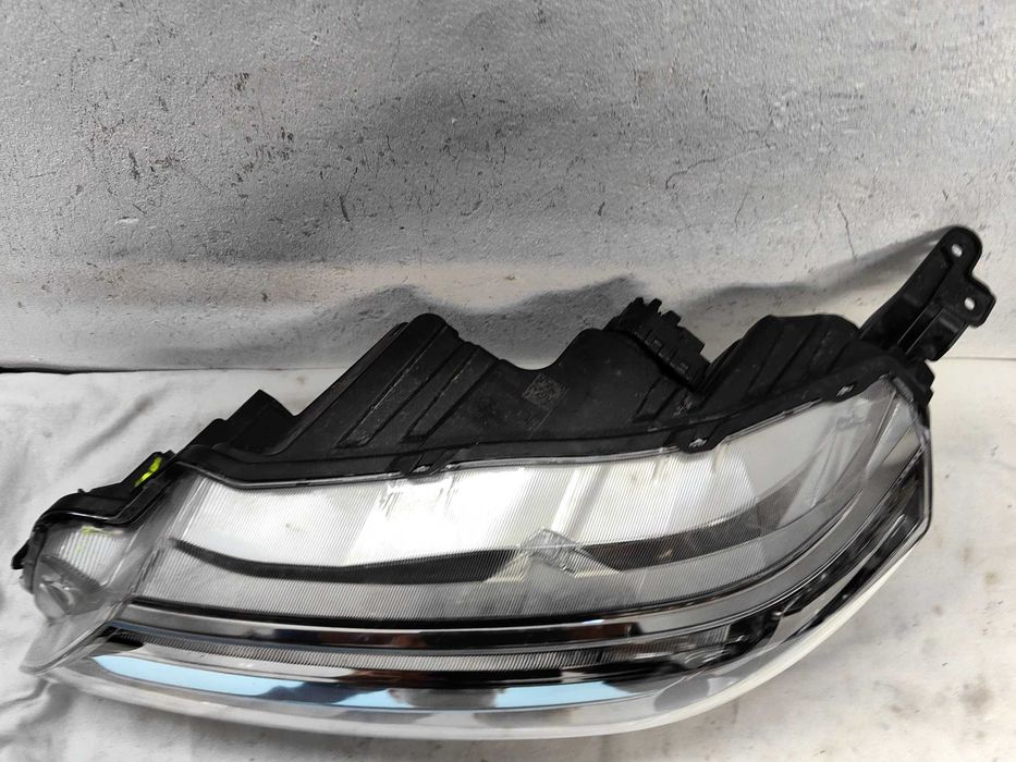 Оригинален фар Сузуки  Suzuki Vitara Feis Led