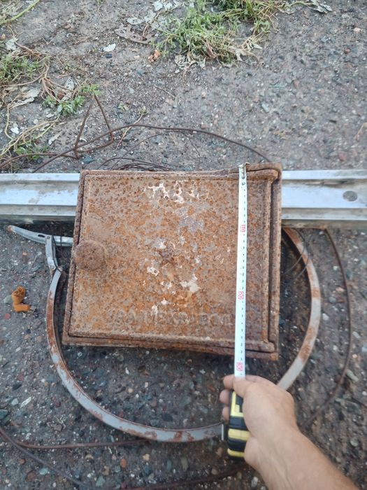 Продам чугунную дверку на  печку