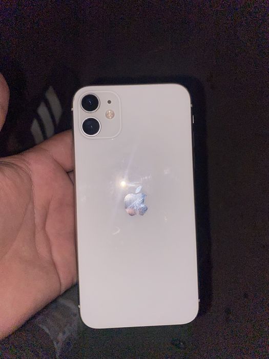 Продам айфон 11