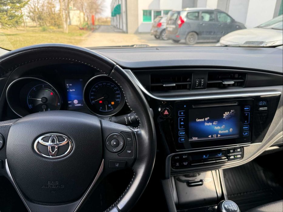 Toyota Auris Touring Sports (Wagon) 2017 | 1.6 D-4D | TVA Deductibil