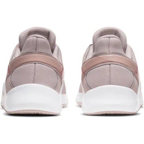 Nike legend essential 2 маратонки