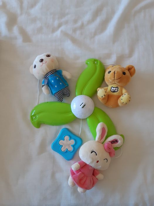 Музикална въртележка за бебешко легло