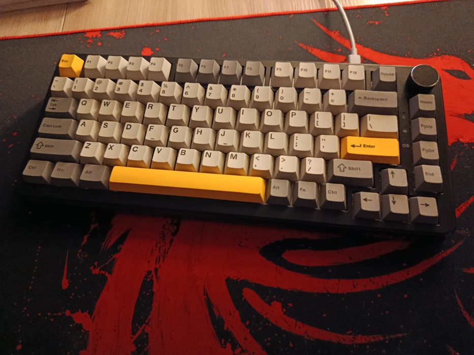 Продам клавиатуру