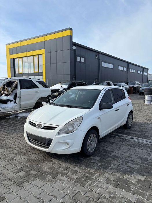 Dezmembram Hyndai I20 1.4 diesel din 2011