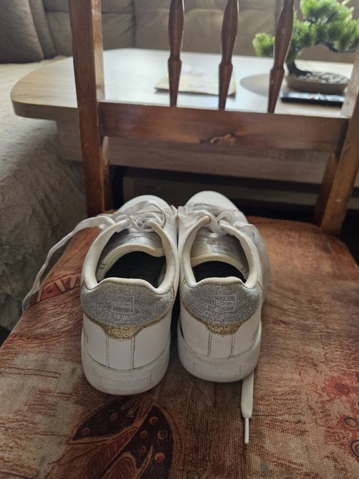 Маратонки номер 40