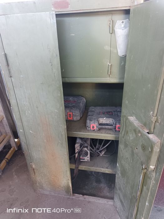 Металлический сейф