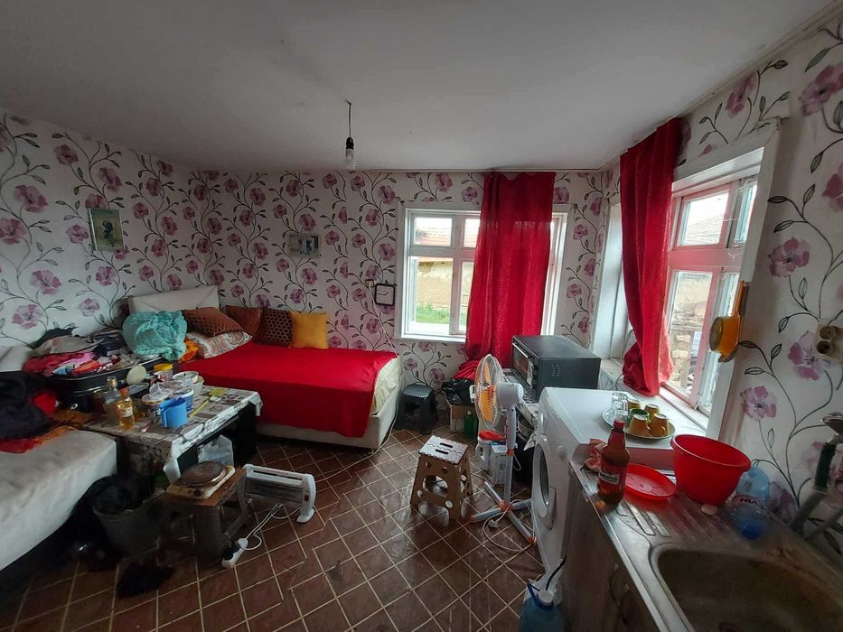 Продава се Къща в с. Пресиян, Област Търговище - 70 кв.м за 183 €/кв.м - Снимка #3